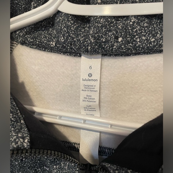 Lululemon Scuba Zip Up - Picture 3 of 3